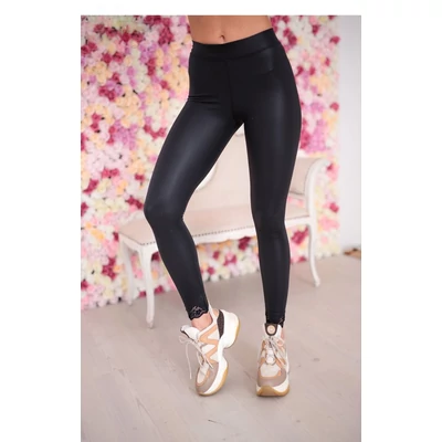 Latex hatású csipkés leggings
