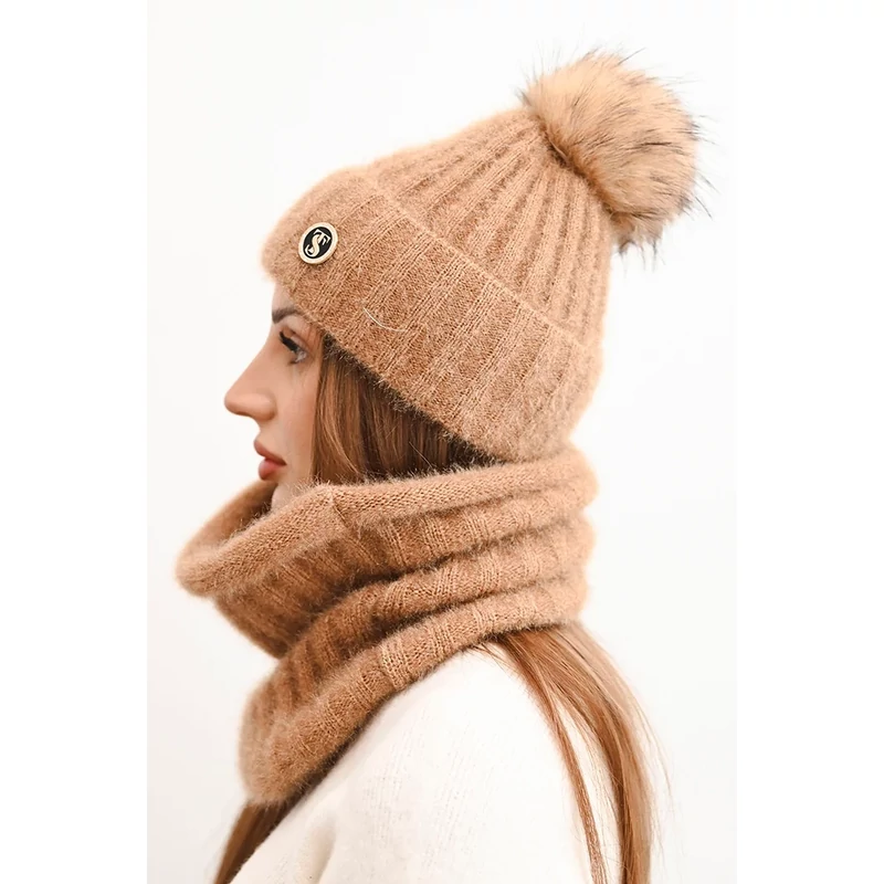 Téli kötött sapka és körsál szett – bézs